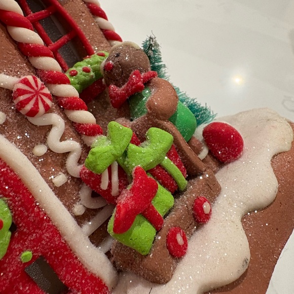 Lit Gingerbread Village Gingerbread Station by
Valerie - Picture 10 of 15